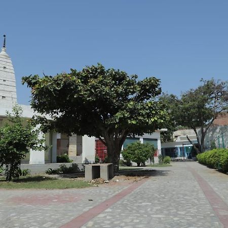 Radha Madhav Ashram Vrindāvan Exteriér fotografie