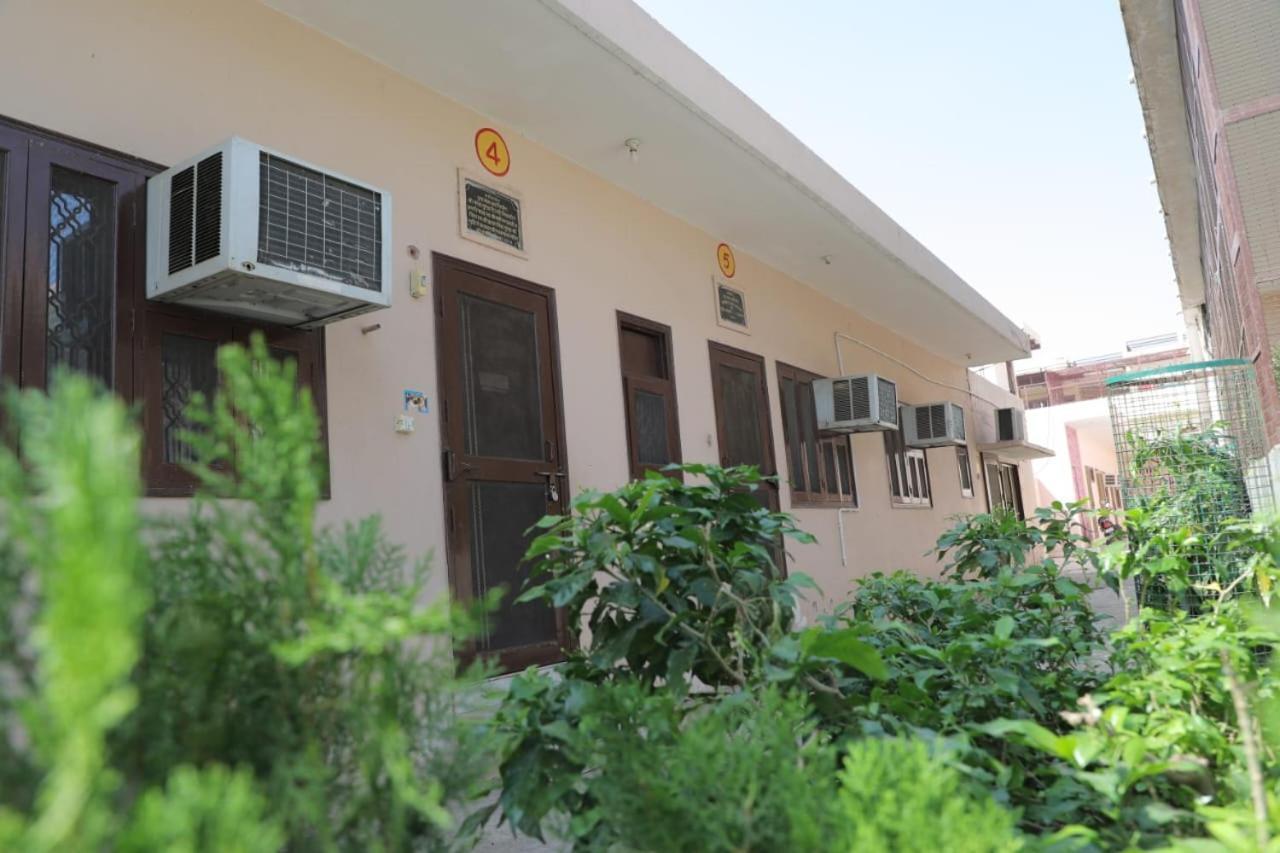 Radha Madhav Ashram Vrindāvan Exteriér fotografie